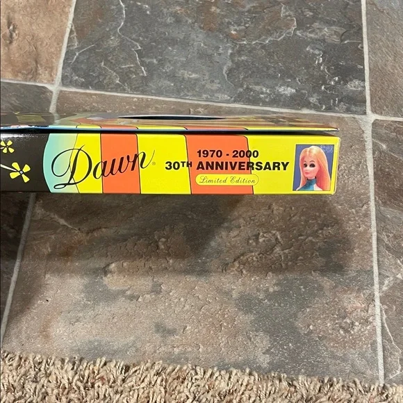 Dawn 30th Anniversary Limited Edition Doll - Picture 4 of 5